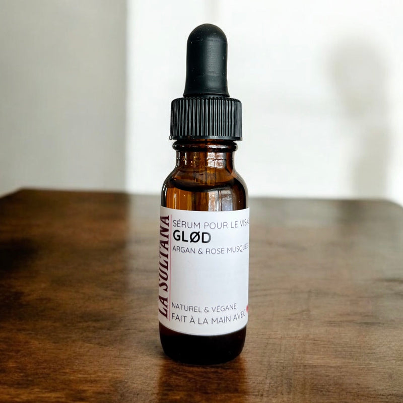 Chargez l&#39;image dans la visionneuse de la galerie, Sérum pour le visage et massage Gua Sha GLØD argan &amp; rose musquée - La Sultana Savonnerie | Savons et soins naturels faits main | Québec
