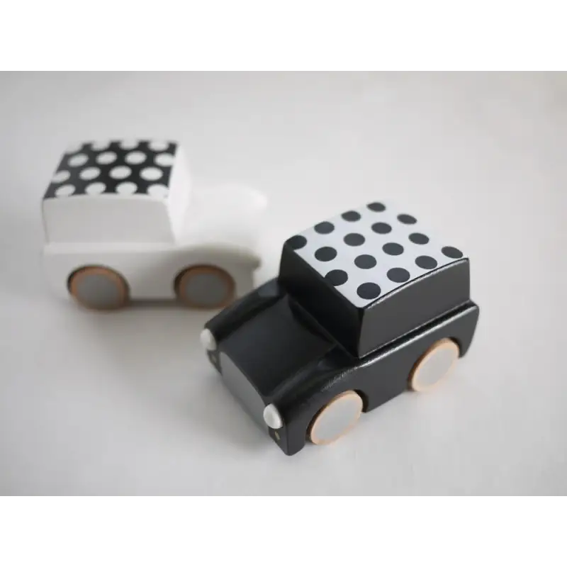 Chargez l&#39;image dans la visionneuse de la galerie, Kuruma car - Voiture à rétrofriction Points noirs - 45% de réduction - Kiko &amp; GG - Jouet
