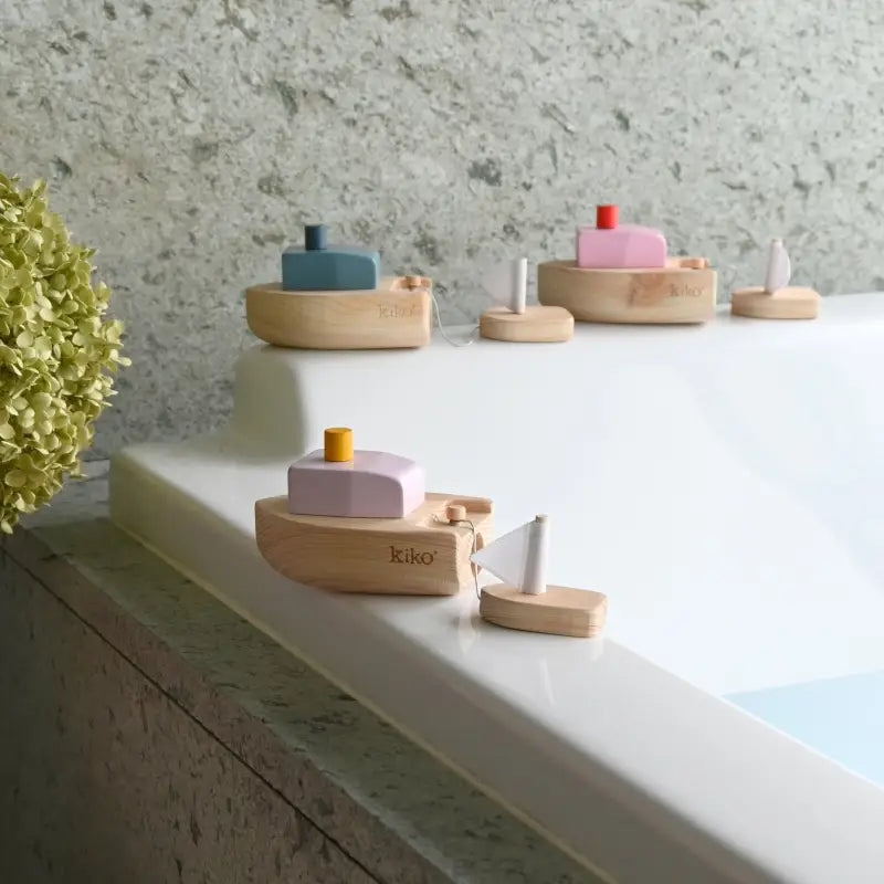 Load image into Gallery viewer, Ofune - Bateau en bois Hinoki Rose - 45% de réduction - Kiko &amp; GG - Jouet
