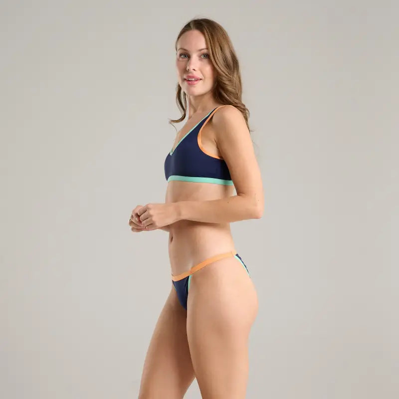 Chargez l&#39;image dans la visionneuse de la galerie, FREEDOM CROP Haut - Quintsoul - Bikini Haut
