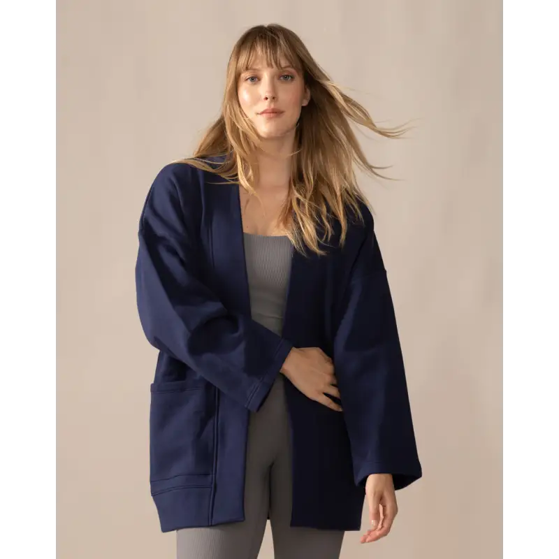 Load image into Gallery viewer, Women wearing the Northwind Cardigan by Rose Boreal - Denim / Femme qui porte le Cardigan vent du nord de Rose Boreal - Denim
